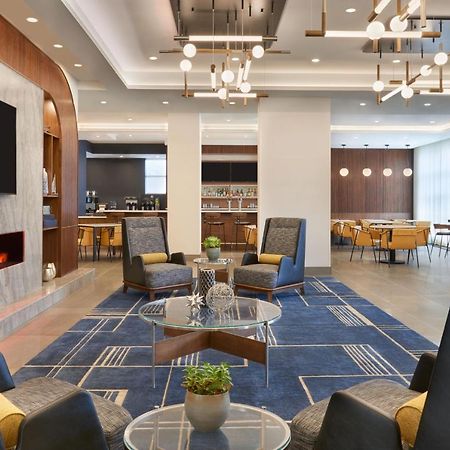 Courtyard By Marriott Kitchener Hotel Екстериор снимка