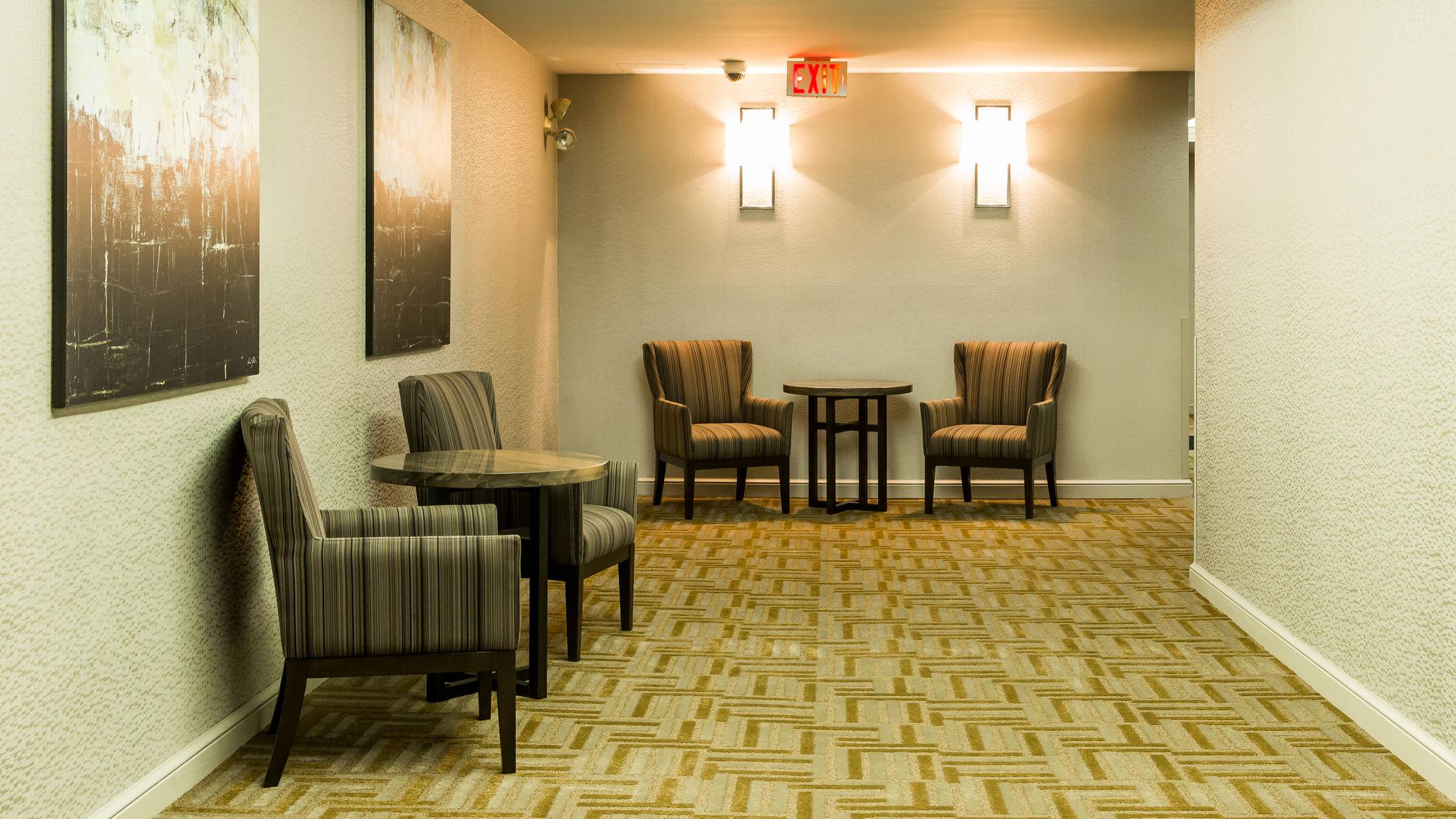 Courtyard By Marriott Kitchener Hotel Екстериор снимка