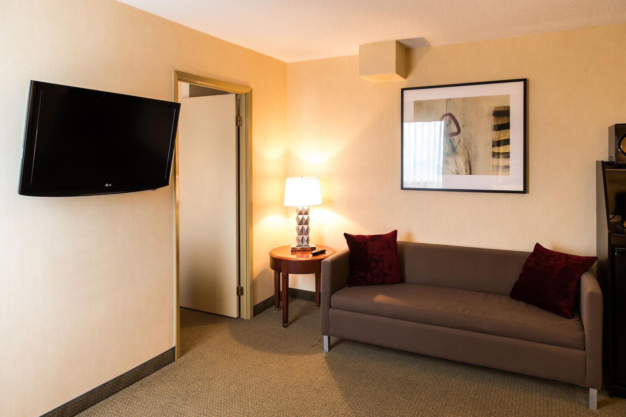 Courtyard By Marriott Kitchener Hotel Екстериор снимка