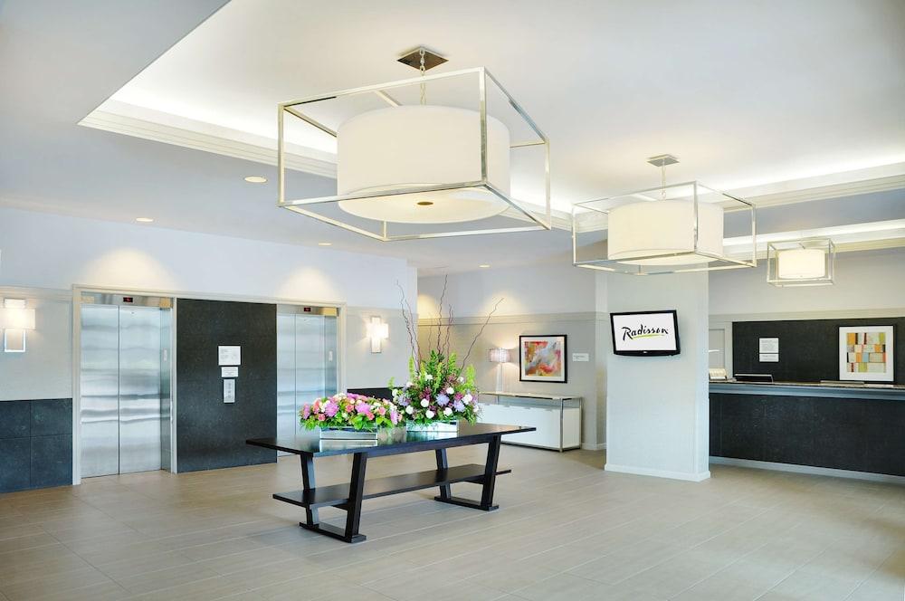 Courtyard By Marriott Kitchener Hotel Екстериор снимка